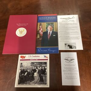 Ronald Reagan Presidential Library & Museum + US Constitution Picture Card